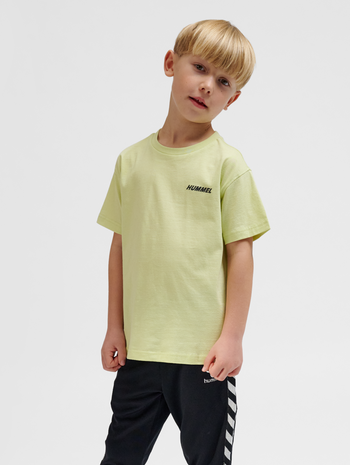hmlCASPER T-SHIRT S/S, SHADOW LIME, model