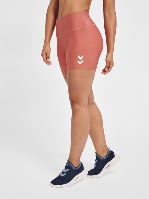 hmlTE TOLA HW TIGHT SHORTS, WITHERED ROSE, model