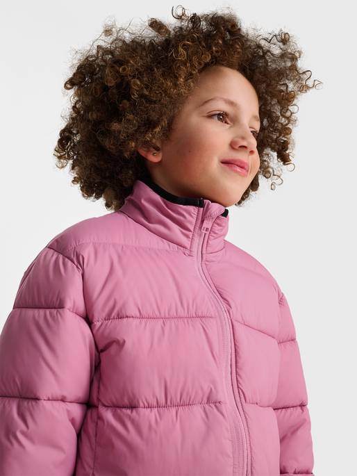 hmlJR LIGHTWEIGHT PUFFER JACKET, POLIGNAC, model