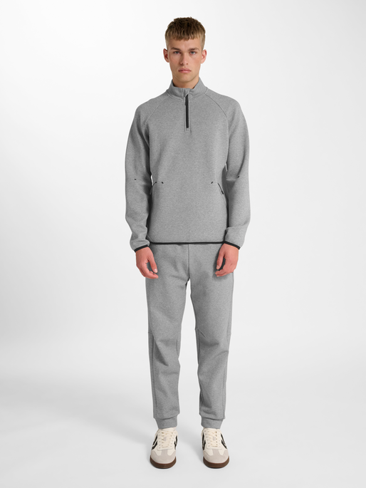 hmlTECH FLEECE HALFZIP, GREY MELANGE, model