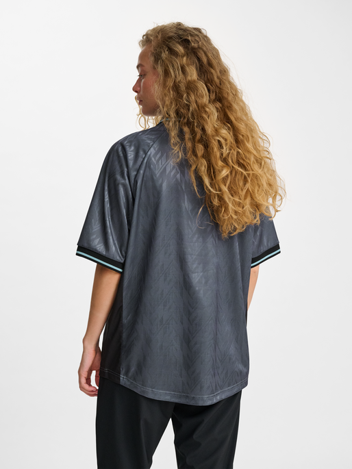 hmlLOOSE SOCCER JERSEY S/S EL PASO, BLACK, model