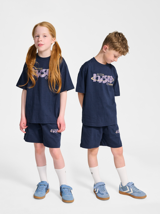 hmlJR LOOSE SET HS GRAPHIC, DRESS BLUES, model