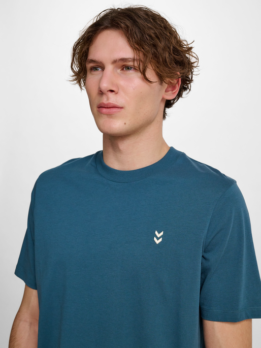 hmlPULSE T-SHIRT, STARGAZER, model