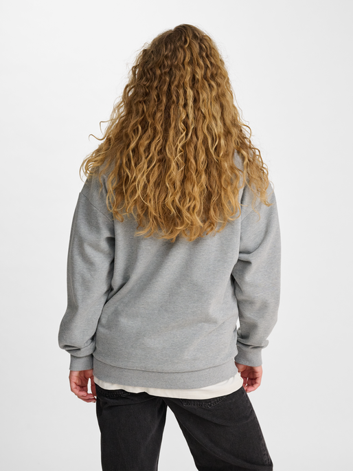 hmlLOOSE CREWNECK CLUB SPORTSWEAR, GREY MELANGE, model