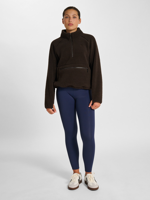 hmlPULSE FLEECE W PULLOVER, AFTER DARK, model