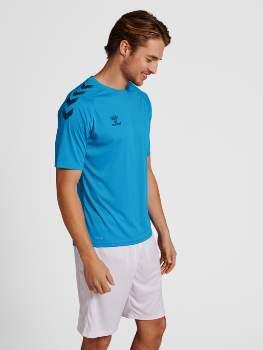 hmlCORE XK CORE POLY T-SHIRT S/S, BLUE DANUBE, model