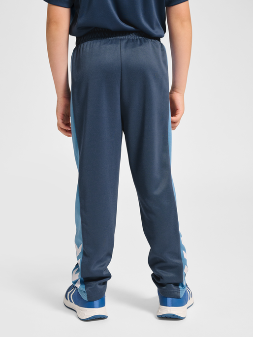 hmlJR GOAL PANTS, BERING SEA, model
