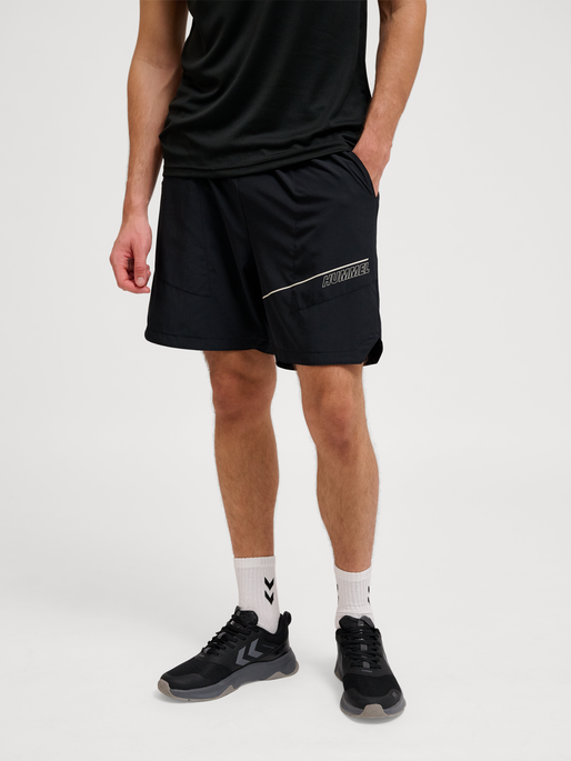 hmlCOURT POCKET SHORTS, LIGHT GREY/BLACK, model