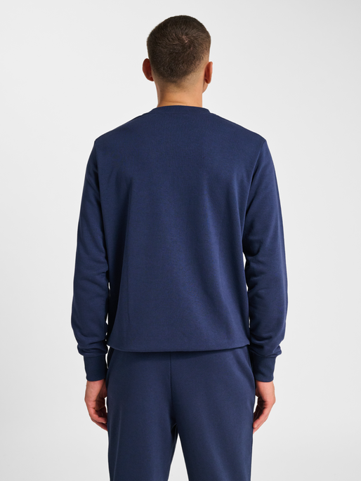 hmlPULSE SWEAT CREWNECK, DRESS BLUES, model