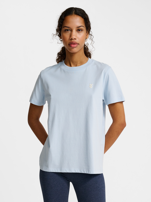 hmlPULSE W T-SHIRT, SKYWAY, model