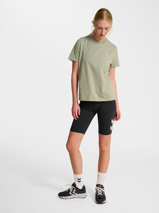 hmlPULSE W T-SHIRT, SEAGRASS, model