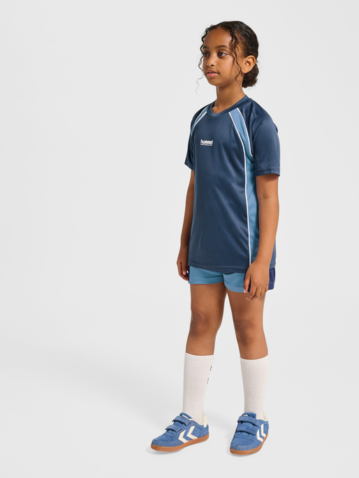 hmlJR GOAL PIPING T-SHIRT S/S, BERING SEA, model