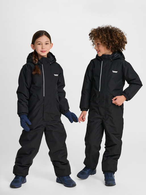 hmlJR SNOWSUIT WP 10K, BLACK, model
