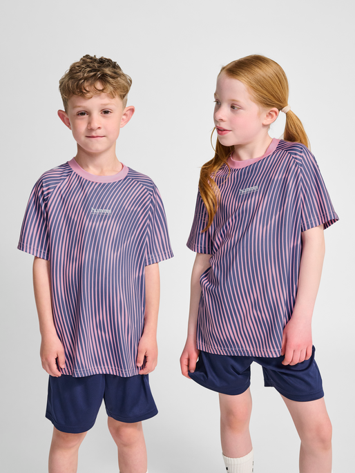 hmlJR GOAL AOP T-SHIRT S/S, PINK-A-BOO, model