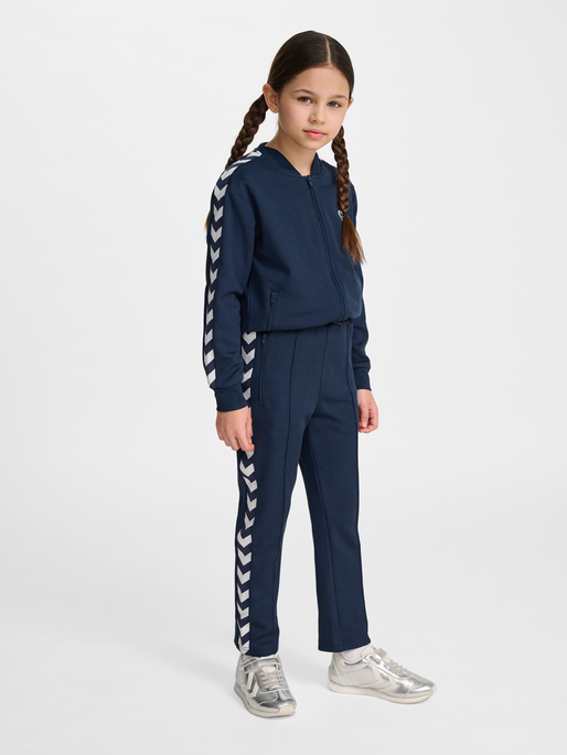 hmlJR ARCHIVE REGULAR POLY PANTS, DRESS BLUES, model