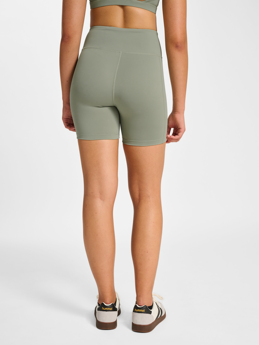 hmlHIIT IMPACT HW SHORT TIGHTS, SEAGRASS, model