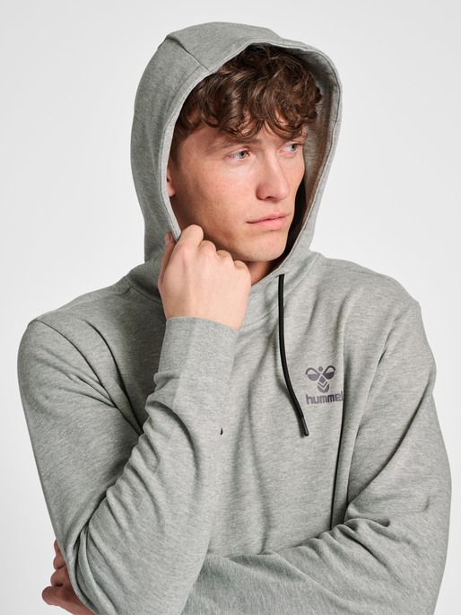 hmlOFFGRID HOODIE, 1960, model