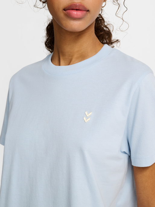 hmlPULSE W T-SHIRT, SKYWAY, model