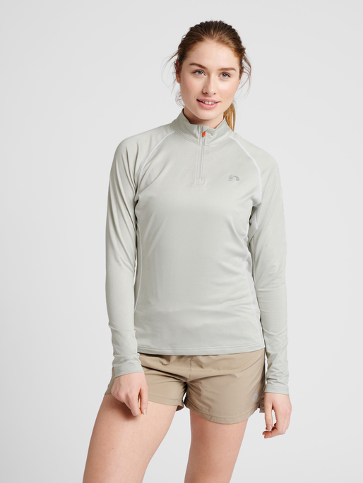 WOMEN 1/2 ZIP L/S, OYSTER MUSHROOM MELANGE, model