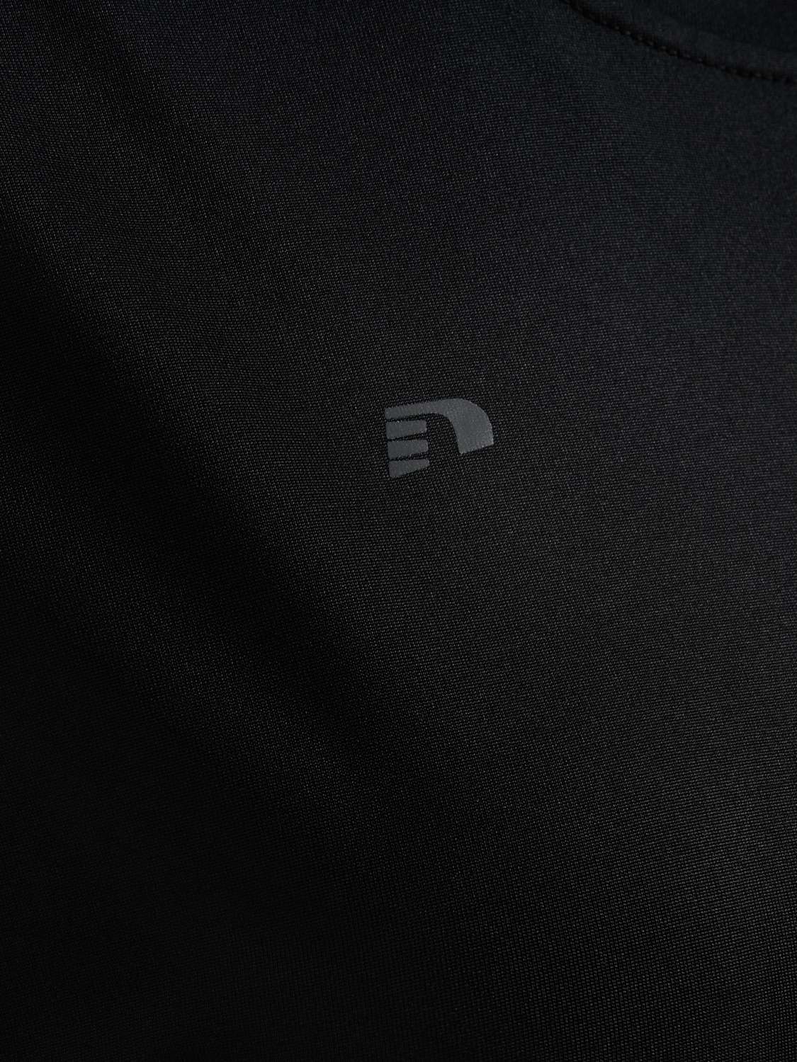 nwlBEAT W T-SHIRT L/S, BLACK, packshot