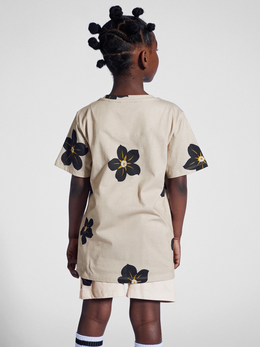 stmJAREL T-SHIRT S/S, 8076, model