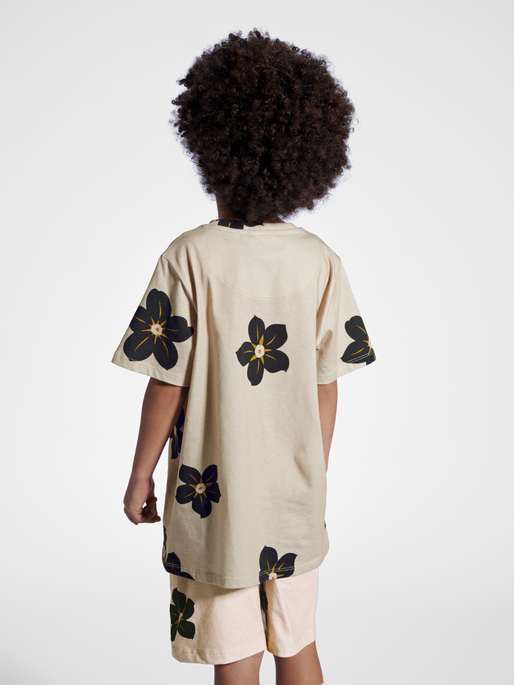 stmJAREL T-SHIRT S/S, 8076, model